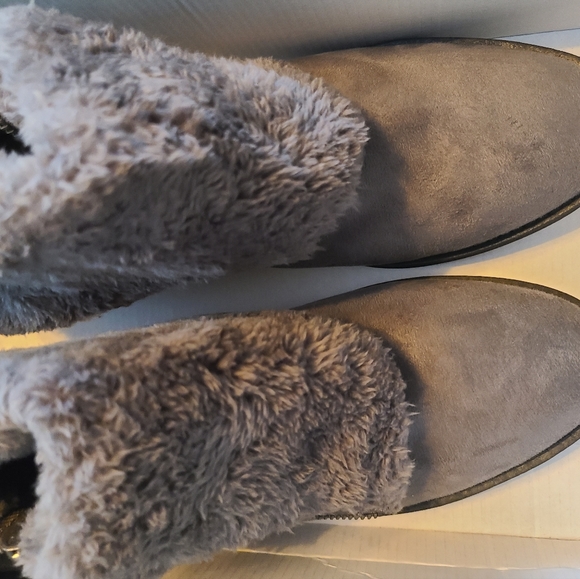 Maurices Grey Regina sherpa foldover ankle bootie - Picture 8 of 10